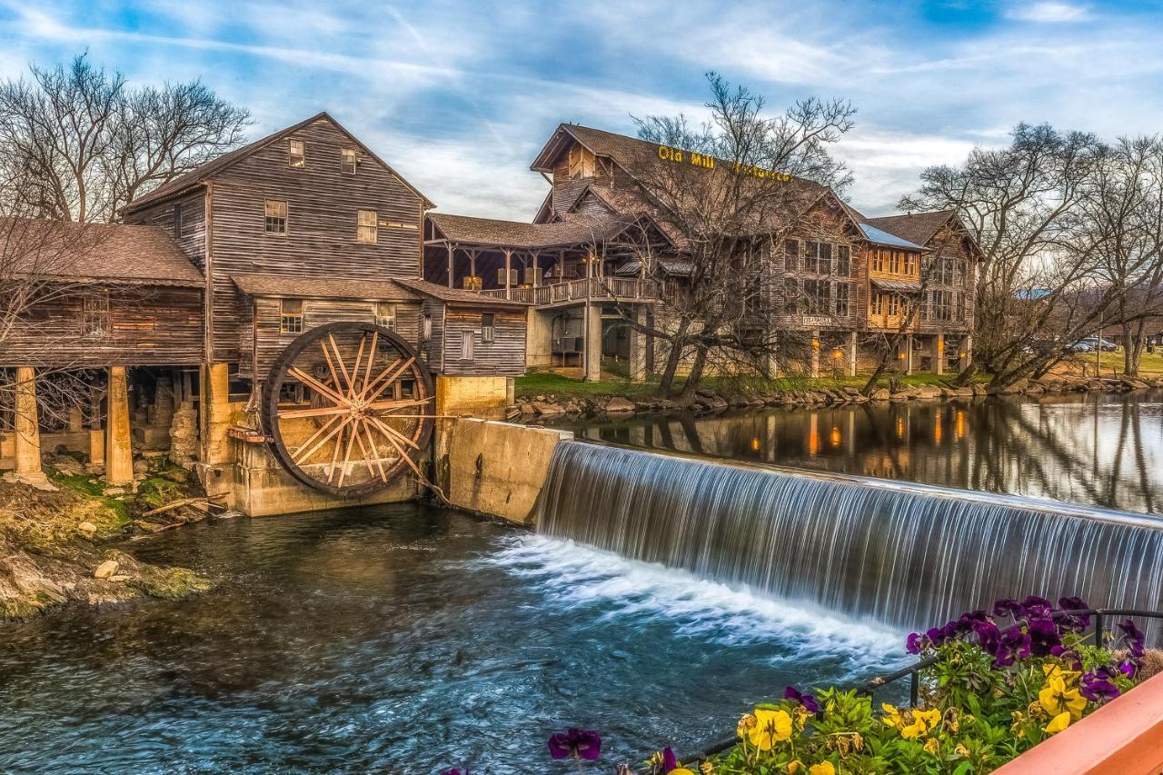 Crazy Horse Villa Pigeon Forge Exterior photo